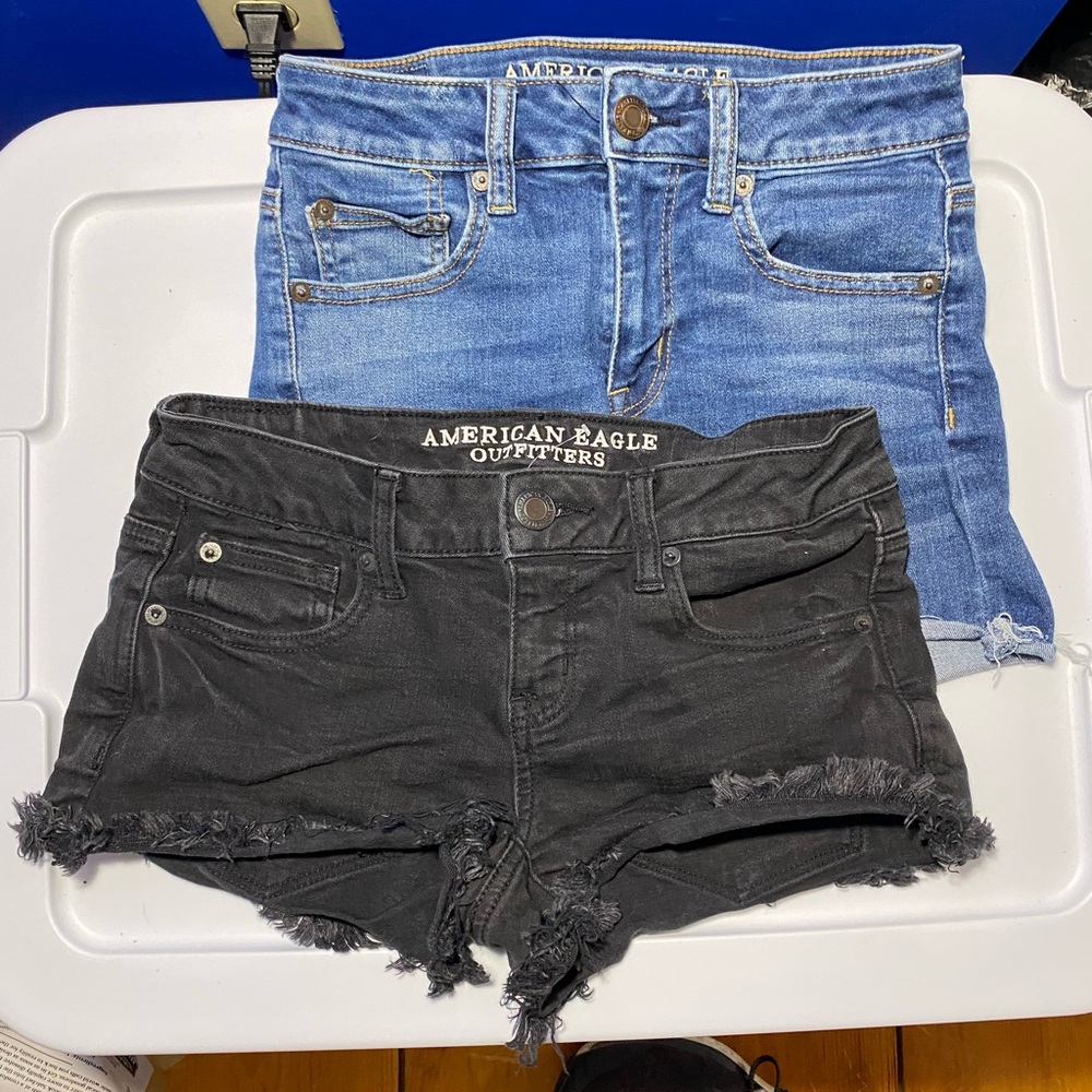 American Eagle Outfitters Women's Shorts Black and Blue Denim Size 4 EUC